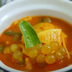 แกงส้มไข่ปลาเรียวเซียว: รสชาติอันหอมหวานของอาหารไทย