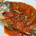 ปลาราดพริกแกง: อาหารไทยที่อร่อยและเป็นเอกลักษณ์