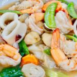 ราดหน้าทะเล เมนูง่ายๆทำให้อร่อยได้ไม่ยาก: Thai Noodle Seafood